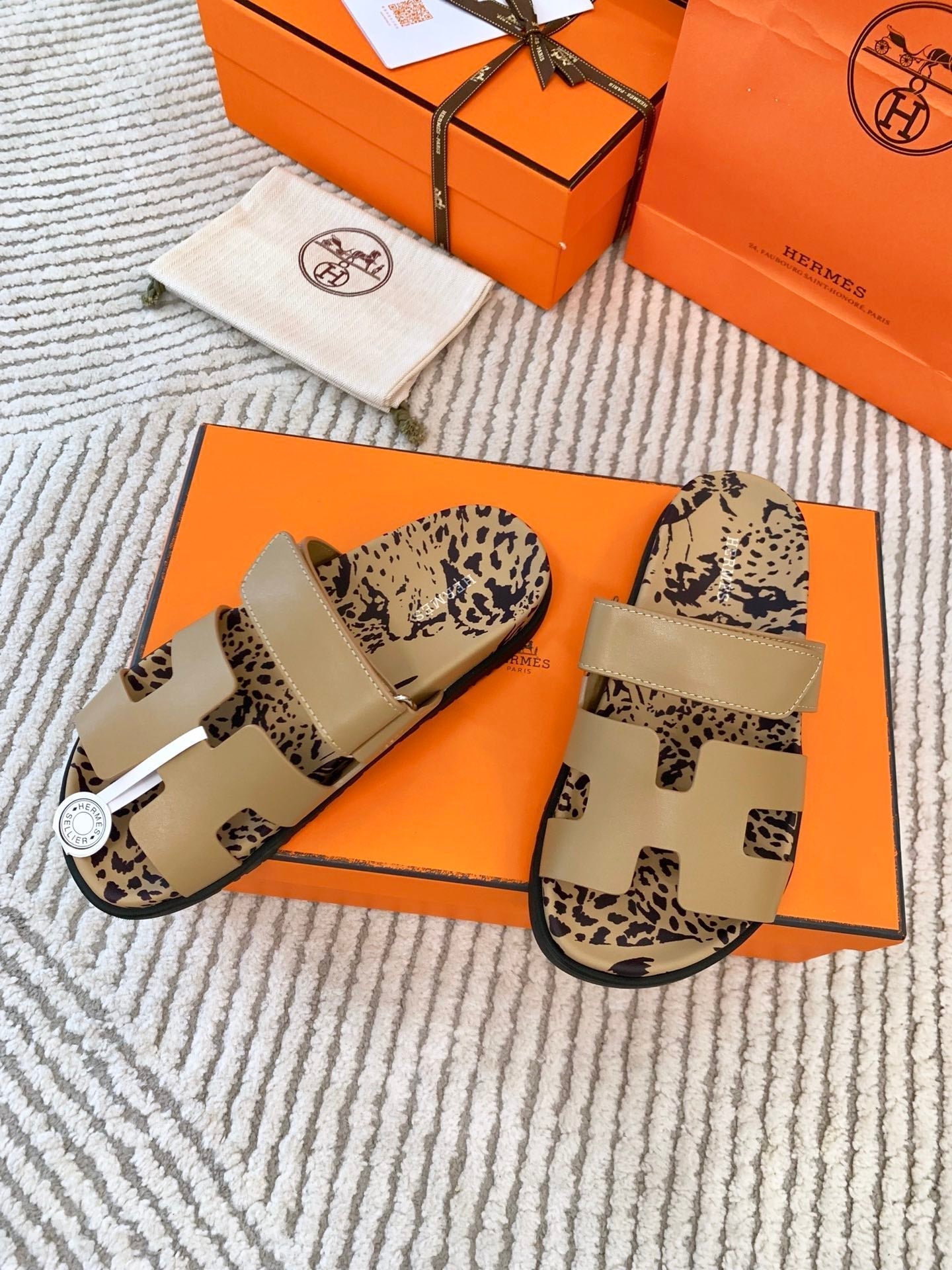 HM Chypre Sandal Dark Beige With Black Pattern Cowhide 963202