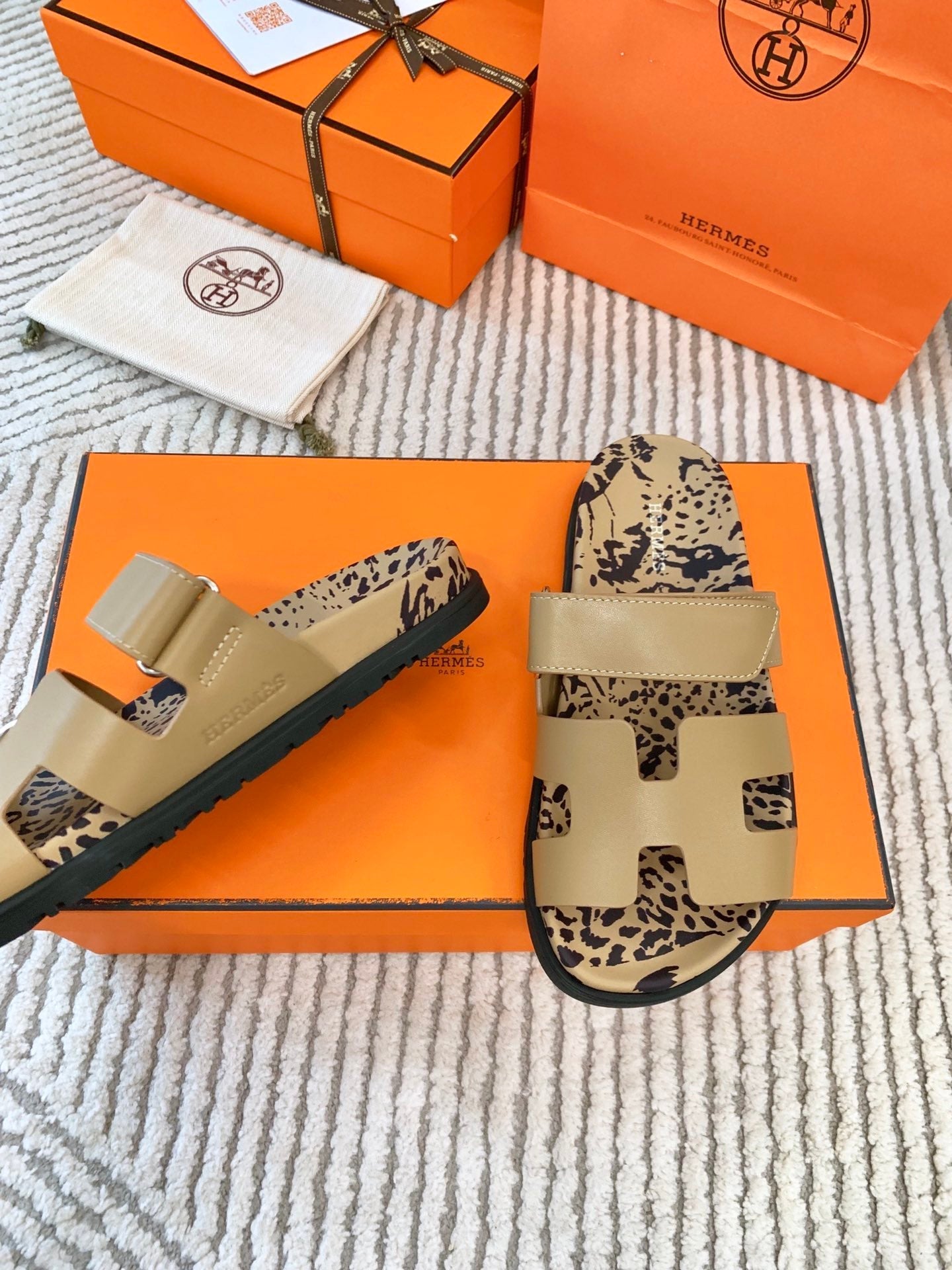 HM Chypre Sandal Dark Beige With Black Pattern Cowhide 963202