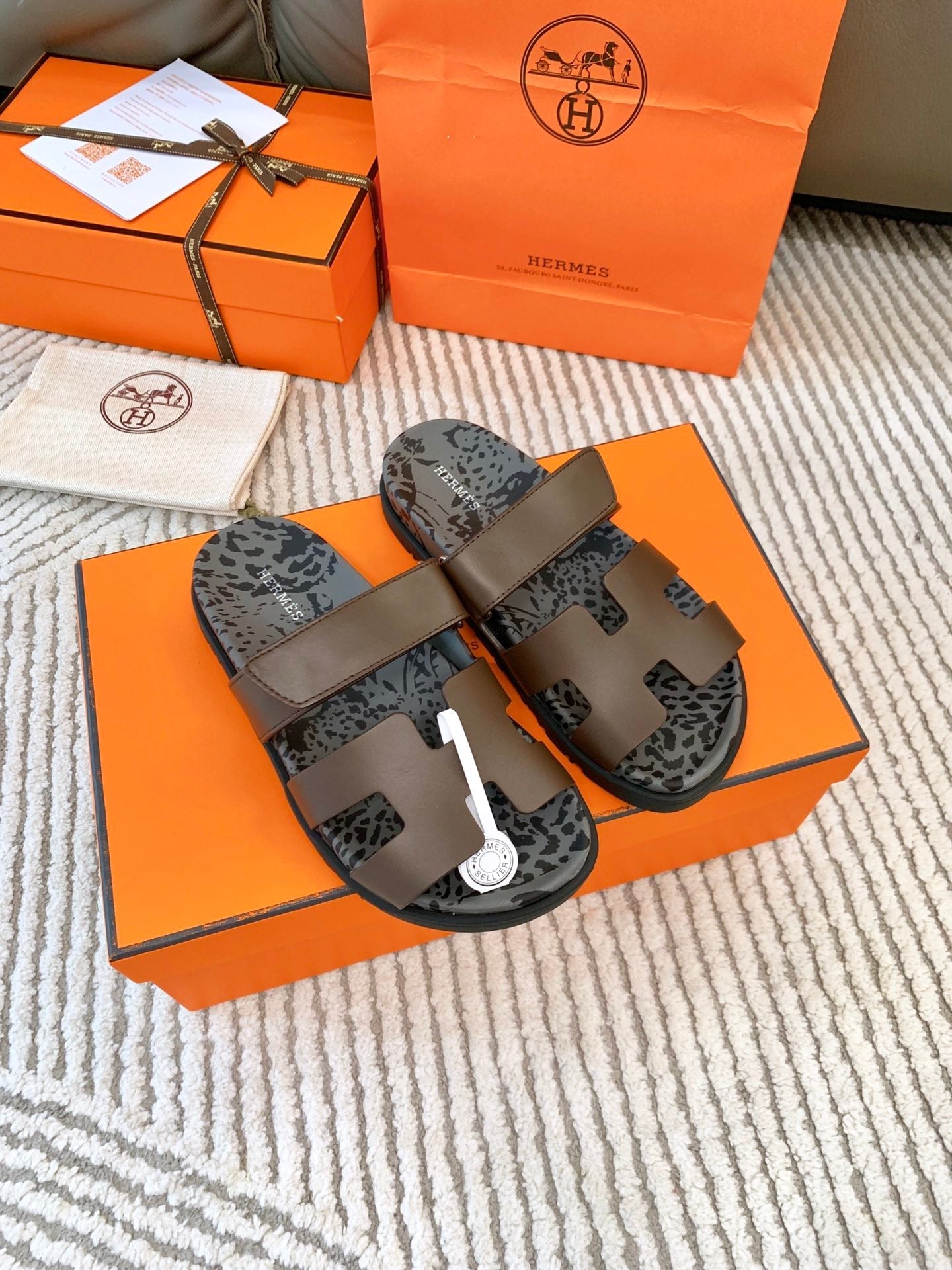 HM Chypre Sandal Earth Brown With Black Gray Pattern Cowhide 963203