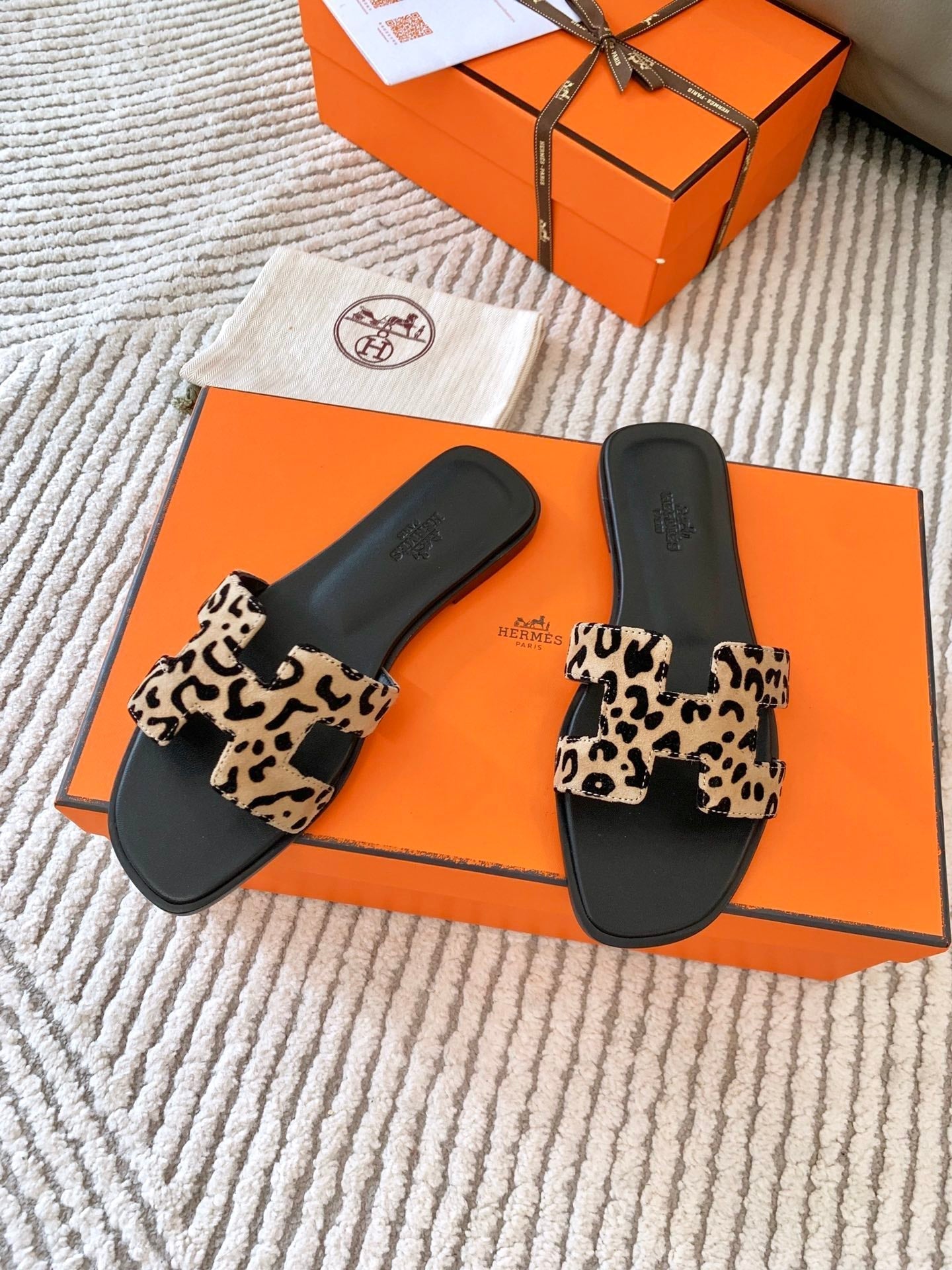 HM Oran Sandal Beige With Black Pattern Calfskin  963189