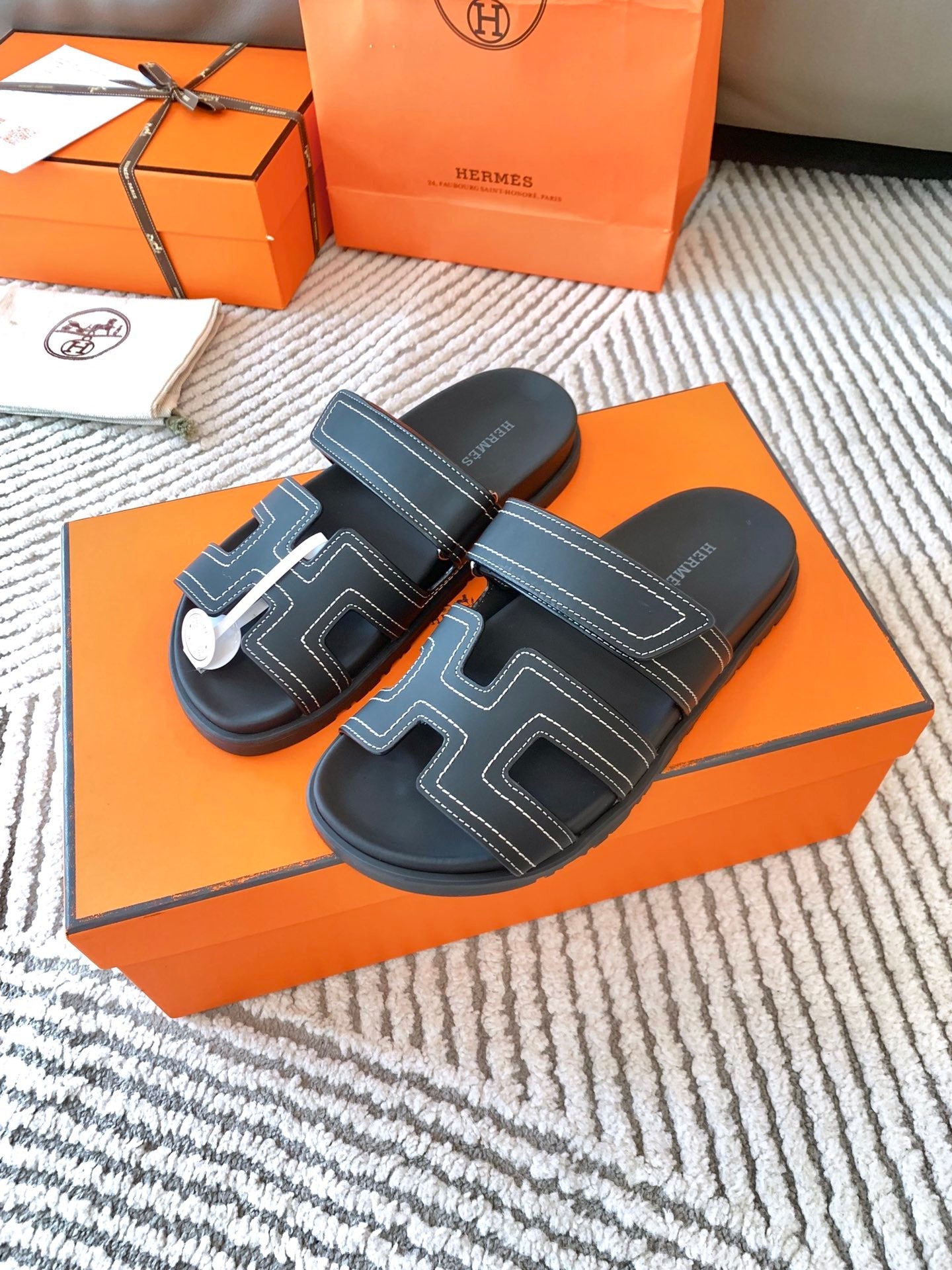 HM Chypre Sandal Black With White Stitching Lambskin 963494