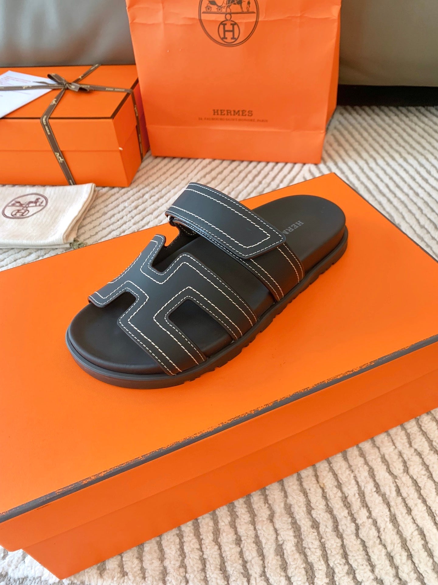 HM Chypre Sandal Black With White Stitching Lambskin 963494