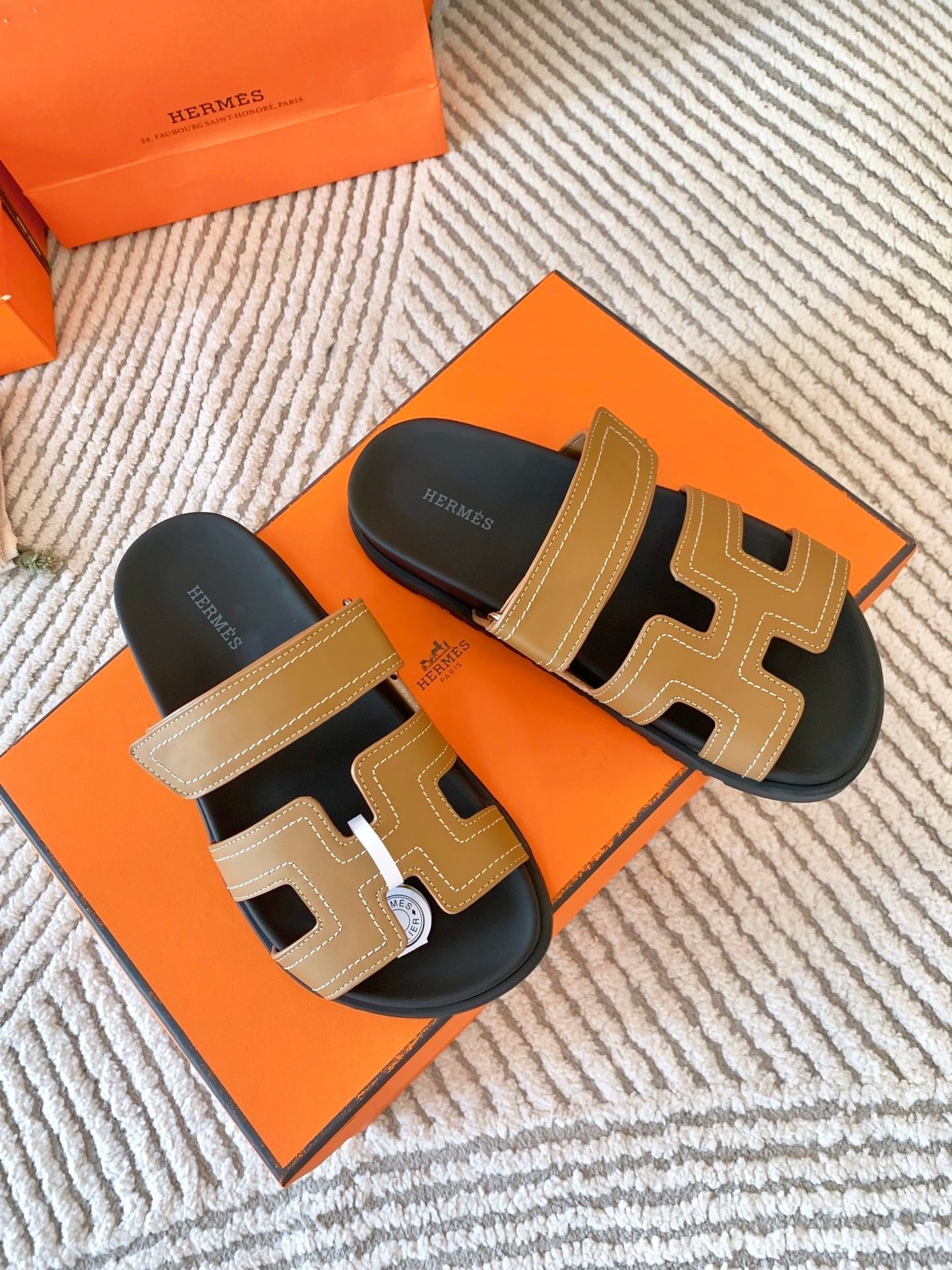 HM Chypre Sandal Lumpy Brown With White Stitching Lambskin 963495