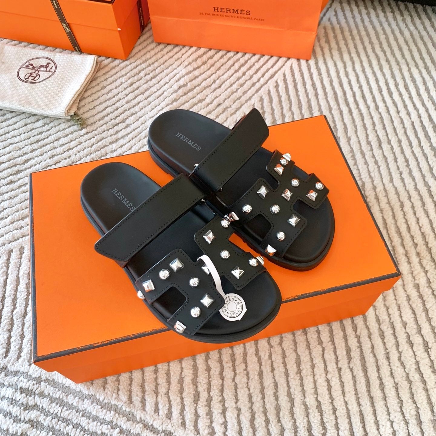 HM Chypre Sandal Black With White Stones Lambskin 963500