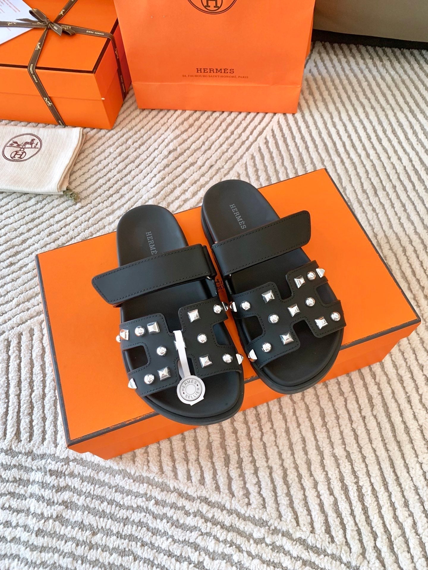 HM Chypre Sandal Black With White Stones Lambskin 963500