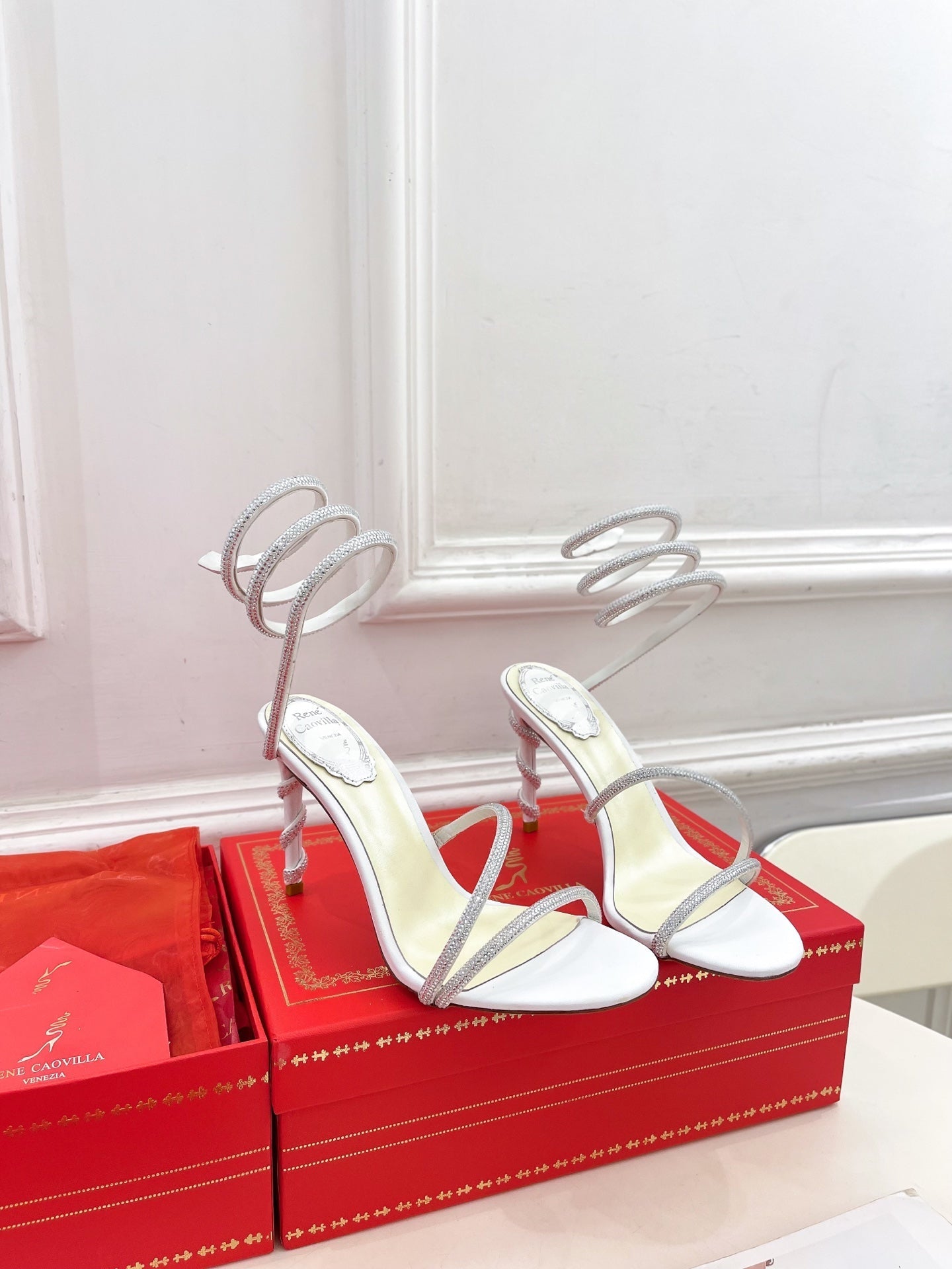 RC 25 Crystal Diamond Snake-Shaped High-Heeled White Silk Rhinestones 253543