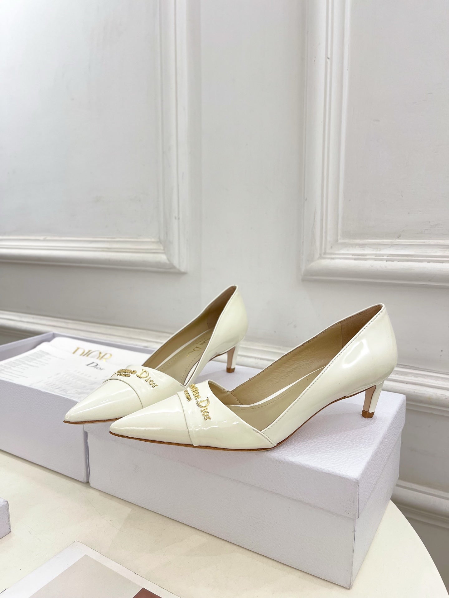 CD 25 Pump High Heels White Patent Leather 307418