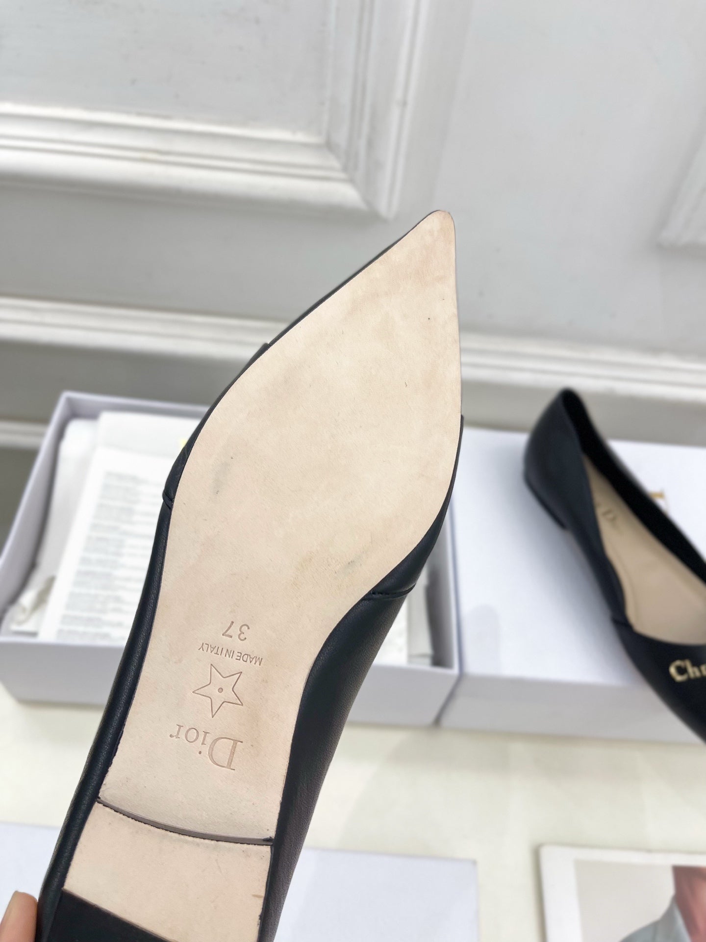 CD 25 Pump Flat Black Calfskin 307415