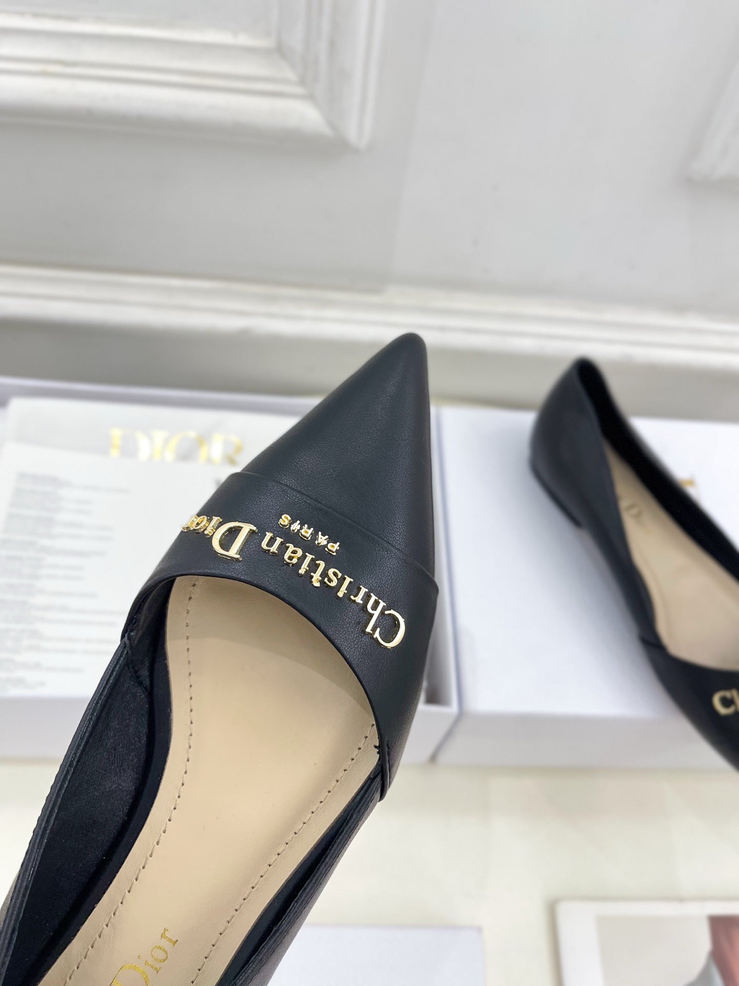 CD 25 Pump Flat Black Calfskin 307415