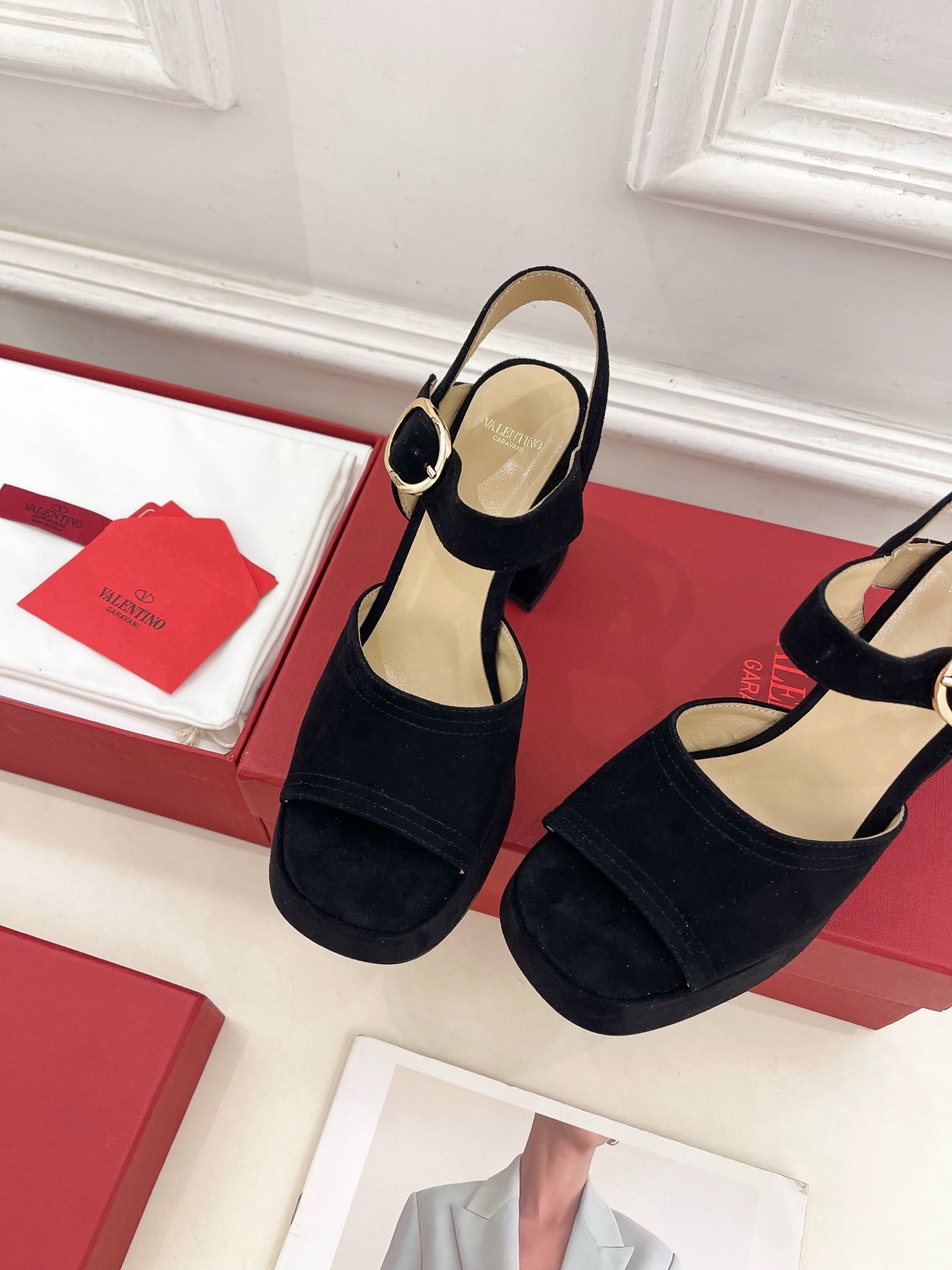 VT Garavani 25 Platform Black Suede 330964