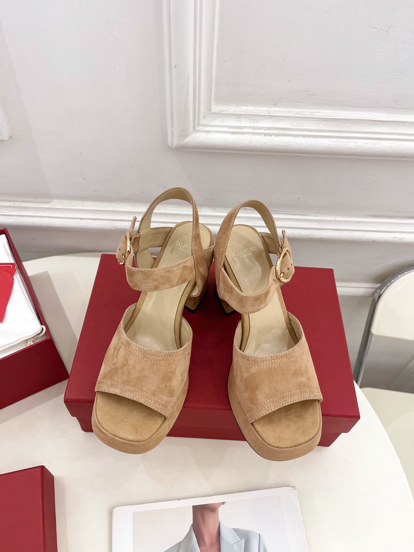 VT Garavani 25 Platform Beige Suede 330966