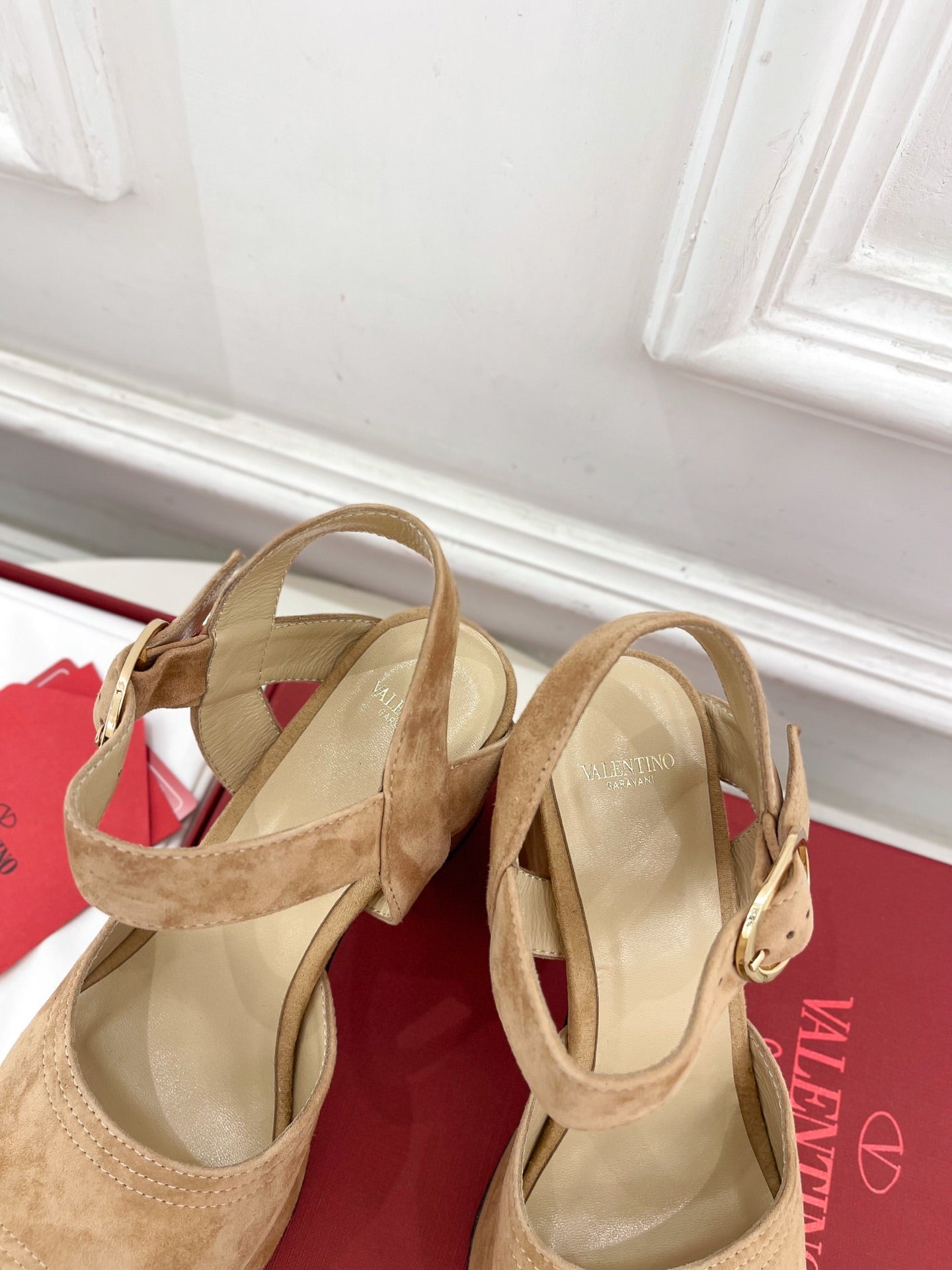 VT Garavani 25 Platform Beige Suede 330966