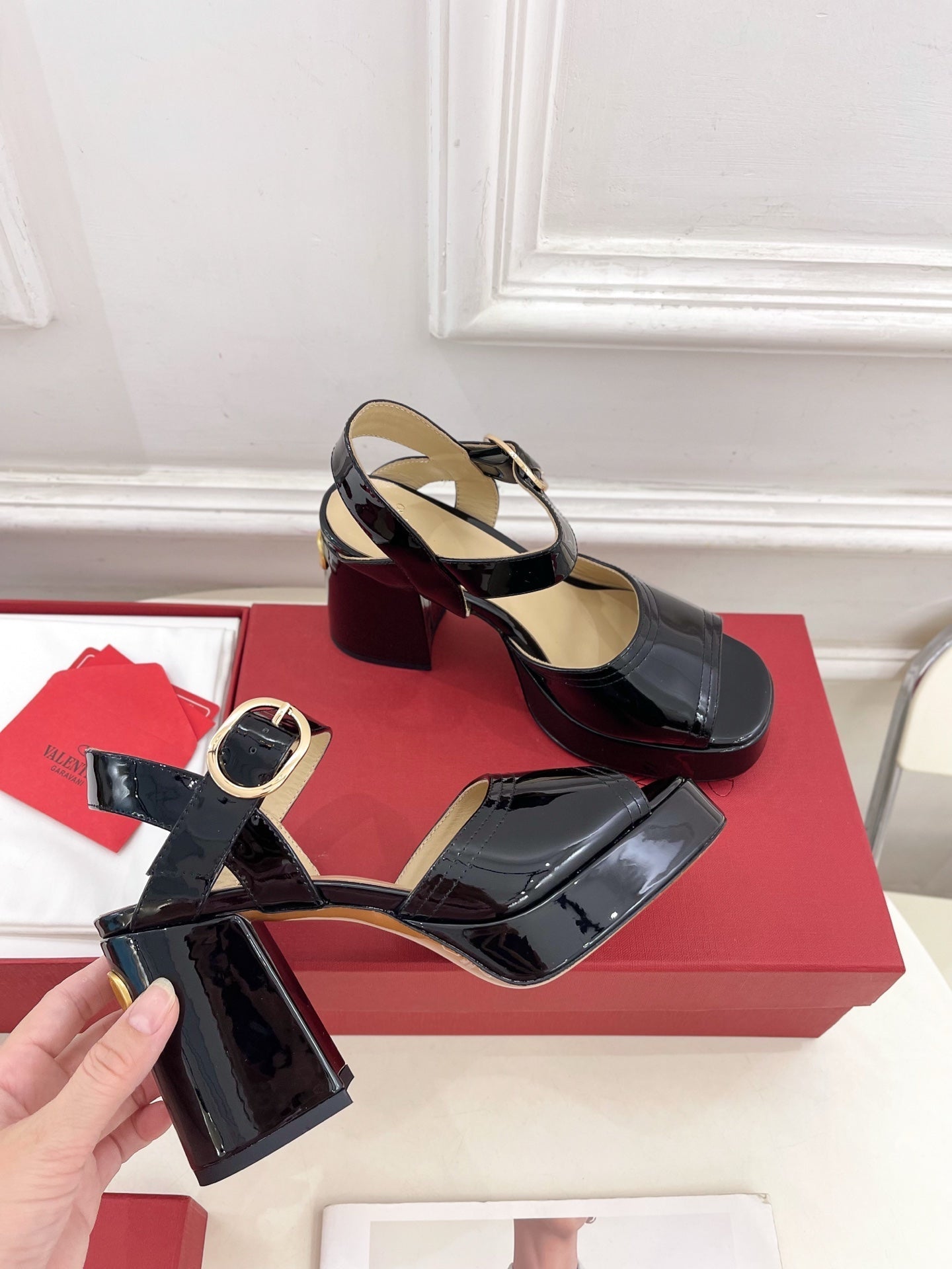 VT Garavani 25 Platform Black Cow Patent Leather 330967