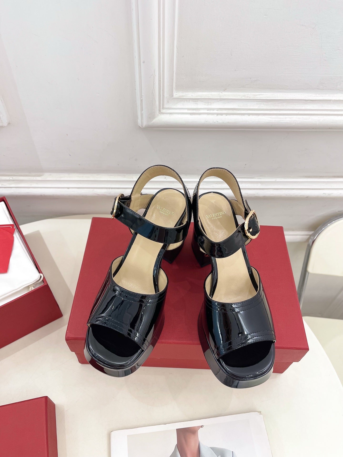 VT Garavani 25 Platform Black Cow Patent Leather 330967