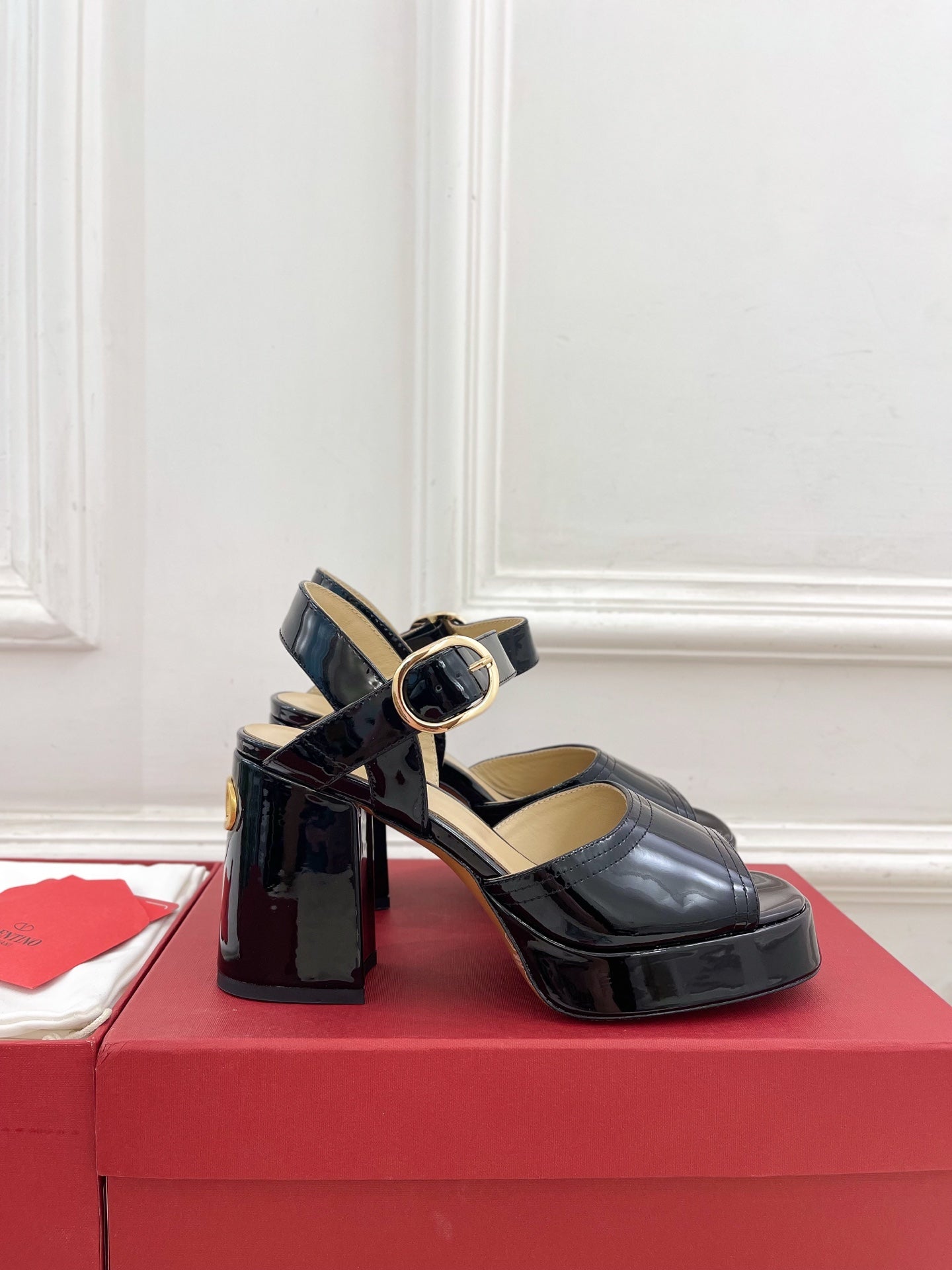 VT Garavani 25 Platform Black Cow Patent Leather 330967