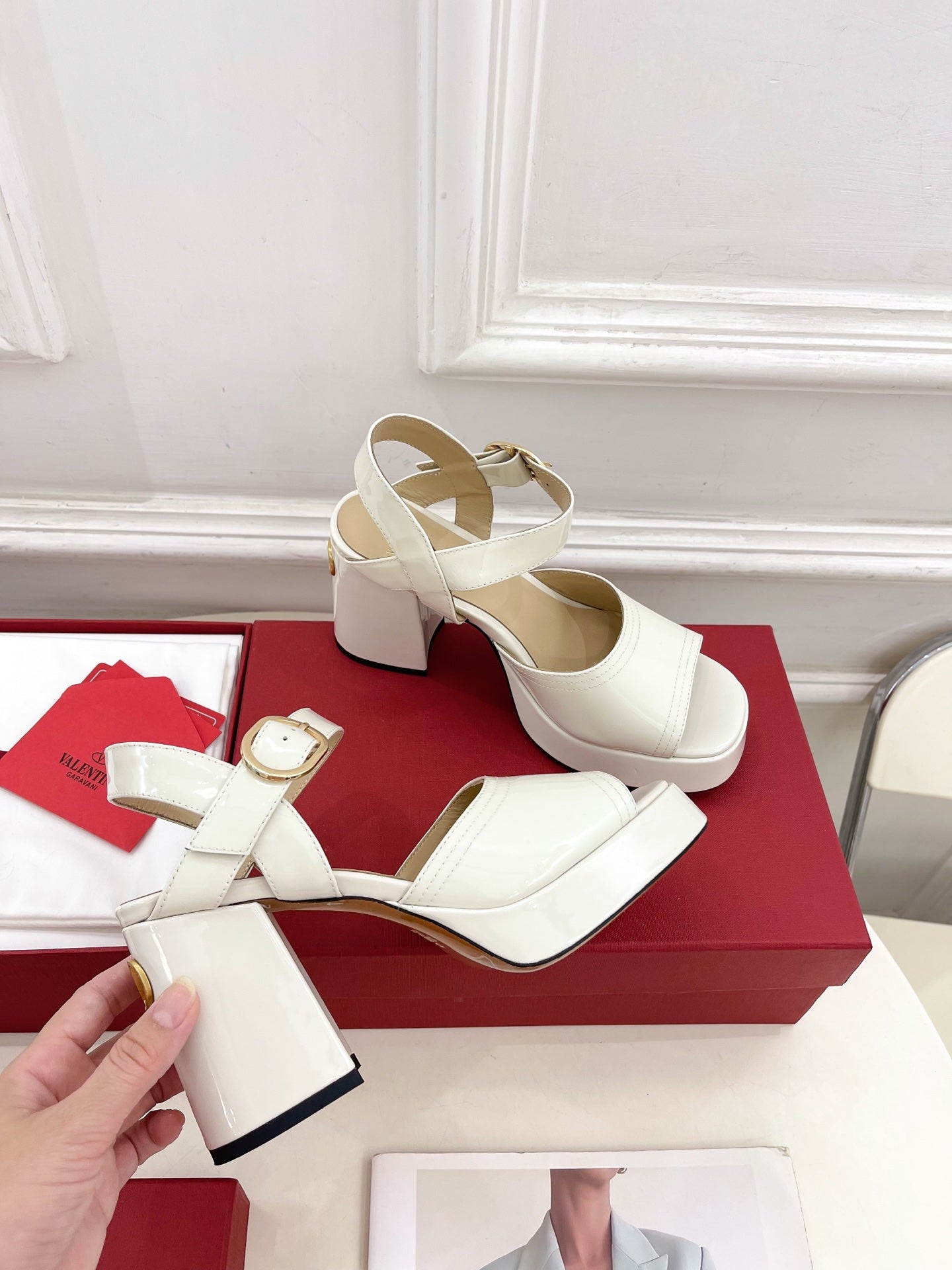 VT Garavani 25 Platform White Cow Patent Leather 330968