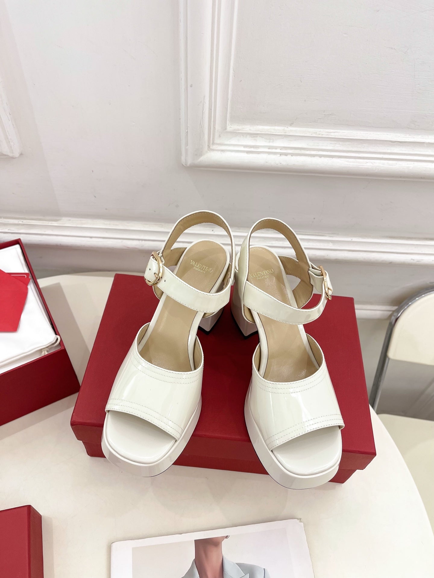 VT Garavani 25 Platform White Cow Patent Leather 330968