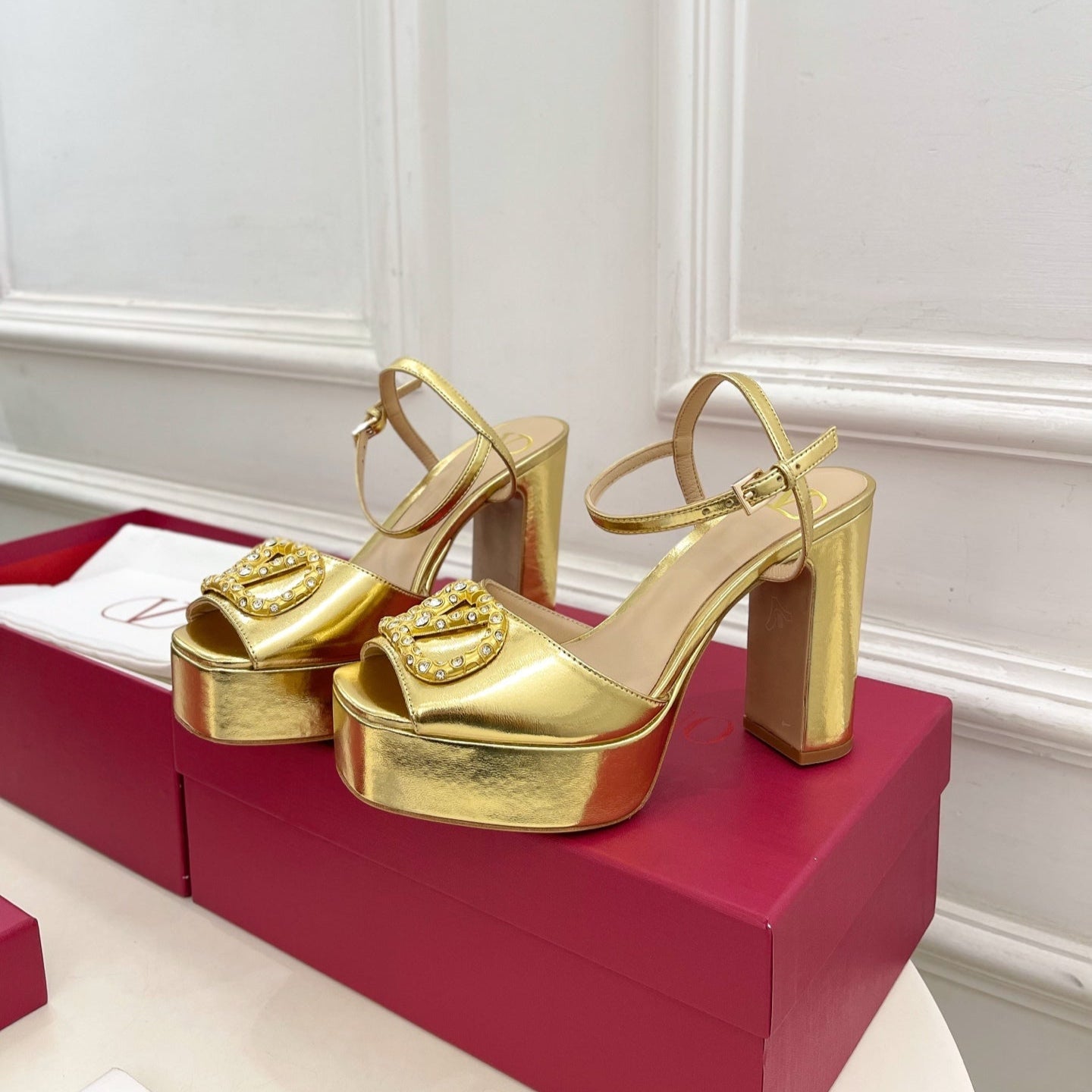 VT Garavani 25 Platform Sandals Gold Calfskin 330974