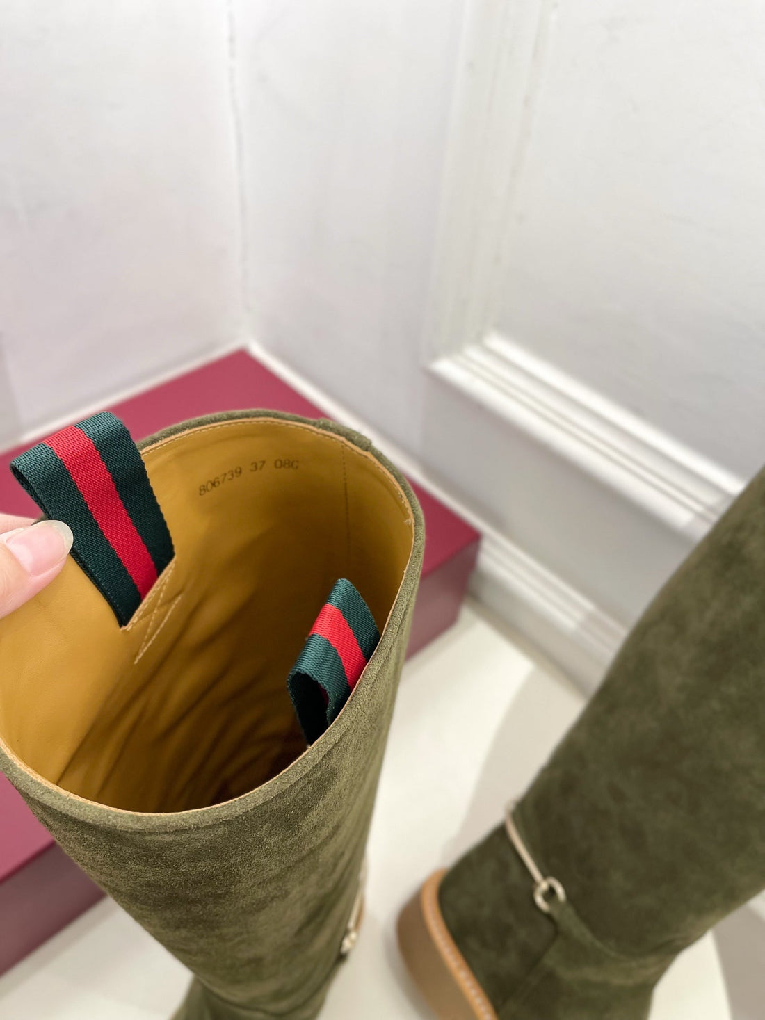 Gucci 25𝐬𝐬 hight boots olive green suede 435371