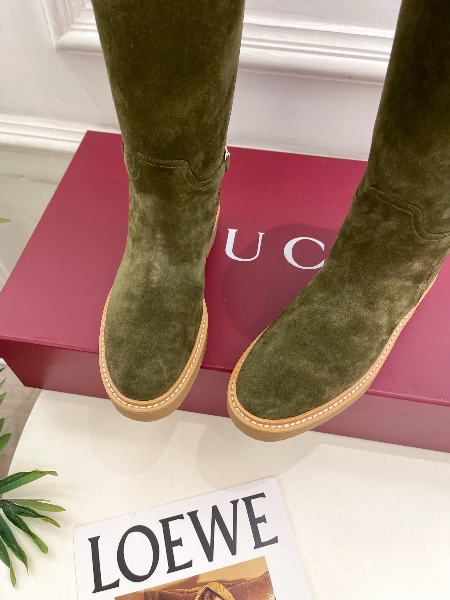 Gucci 25 high boots olive green suede 435371