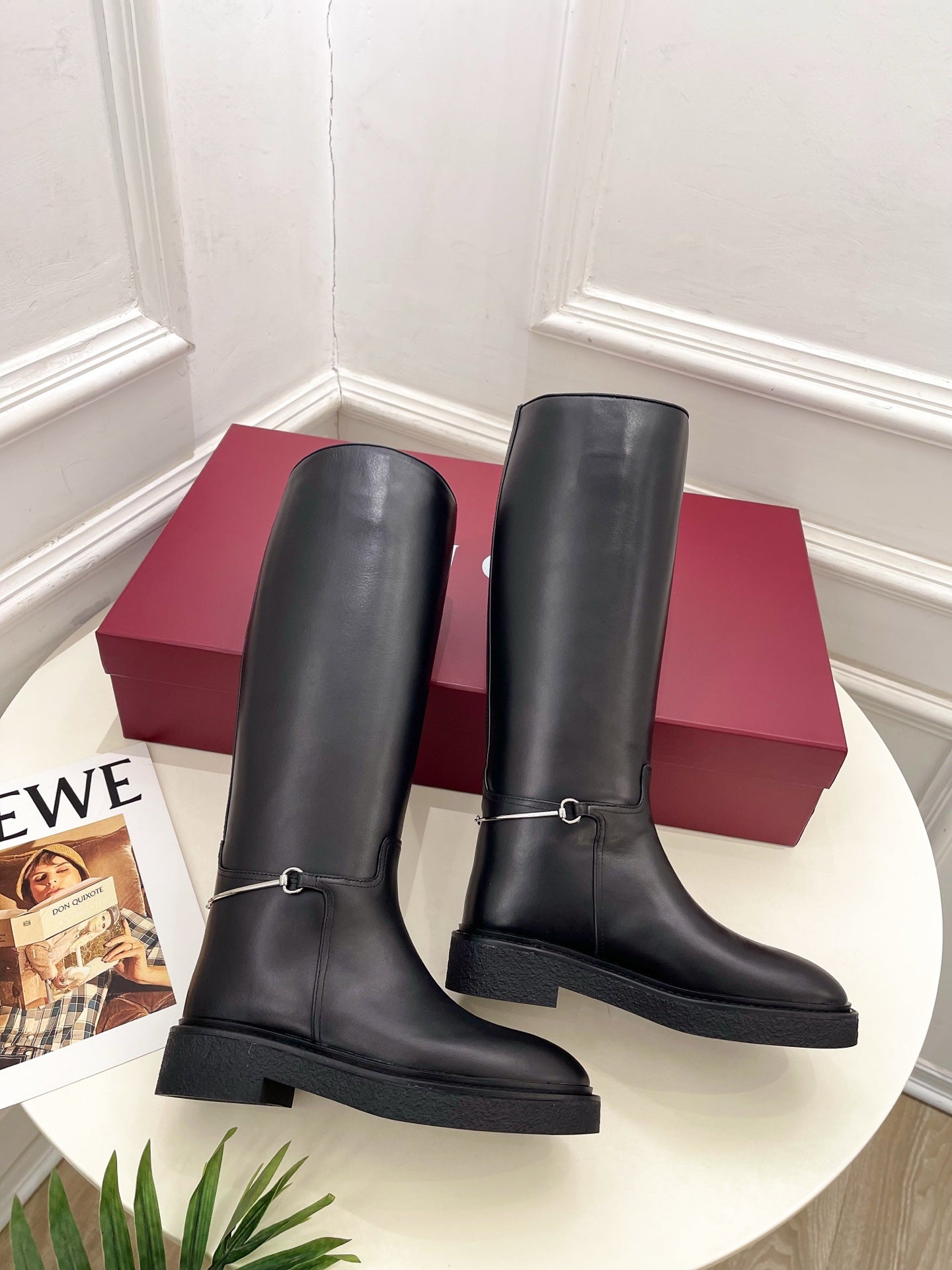 Gucci 25𝐬𝐬 hight boots black calfskin 435372