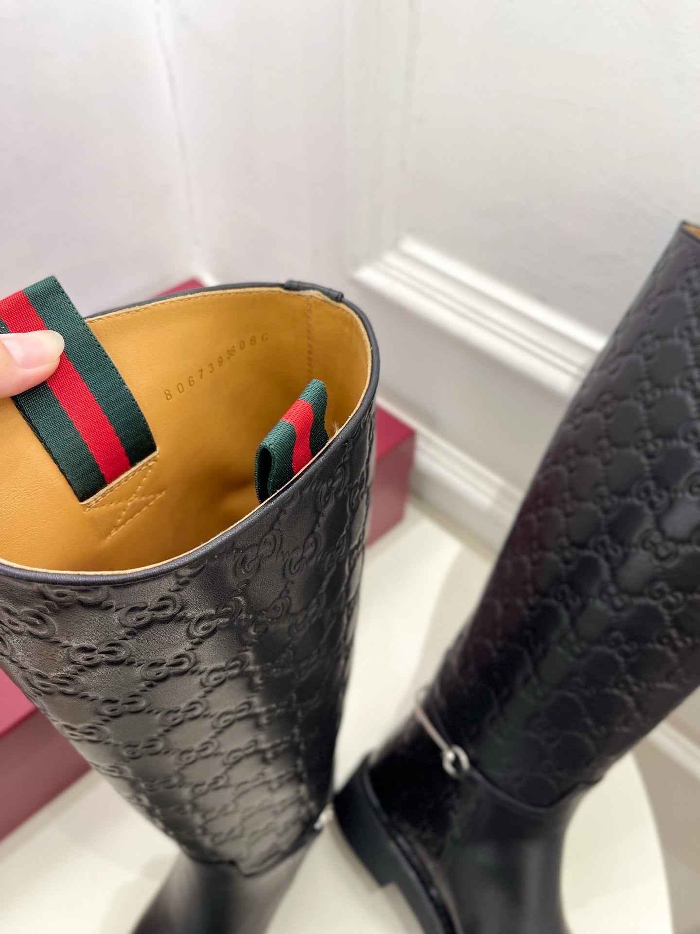 Gucci 25 Horsebit Detail Logo Black Calfskin 435373