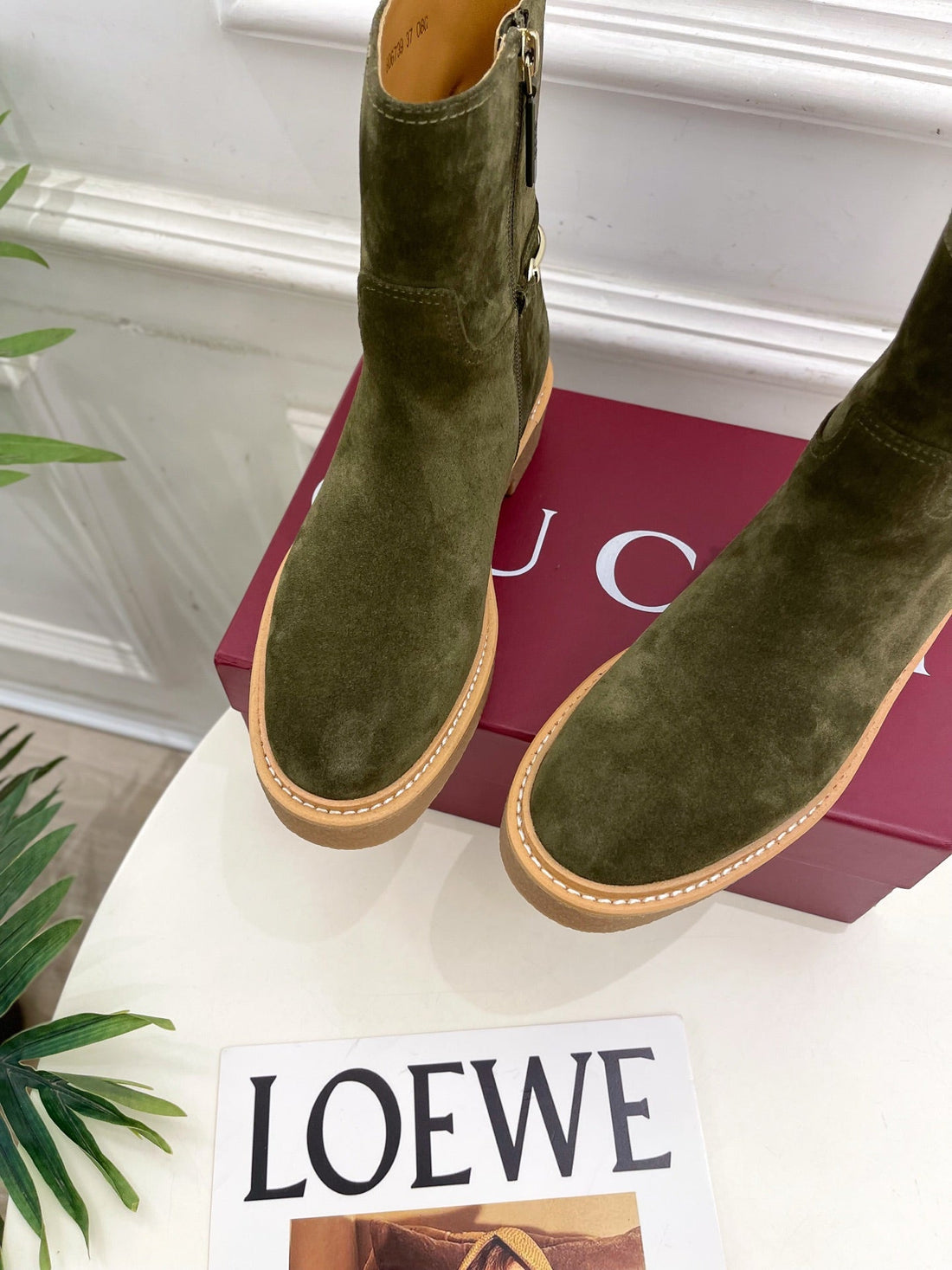 Gucci 25𝐬𝐬 horsebit ankle boots olive green suede 435378