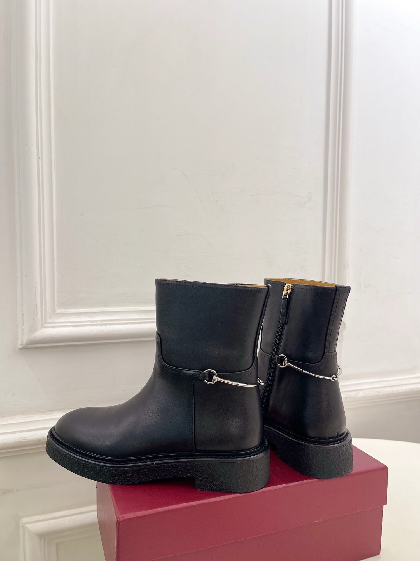 Gucci 25𝐬𝐬 horsebit ankle boots black calfskin 435379