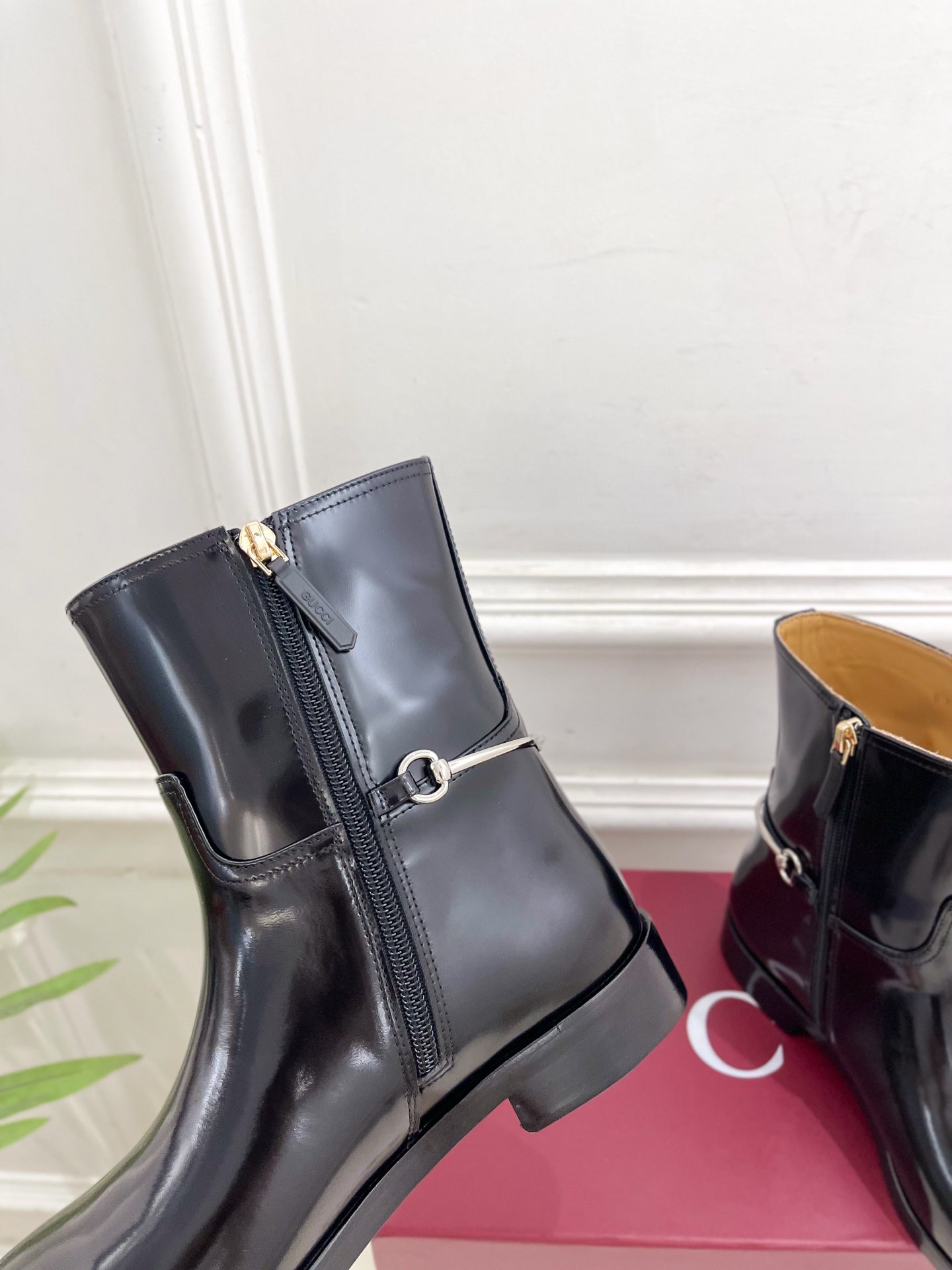 Gucci 25 horsebit  ankle boots black patent calfskin 435384