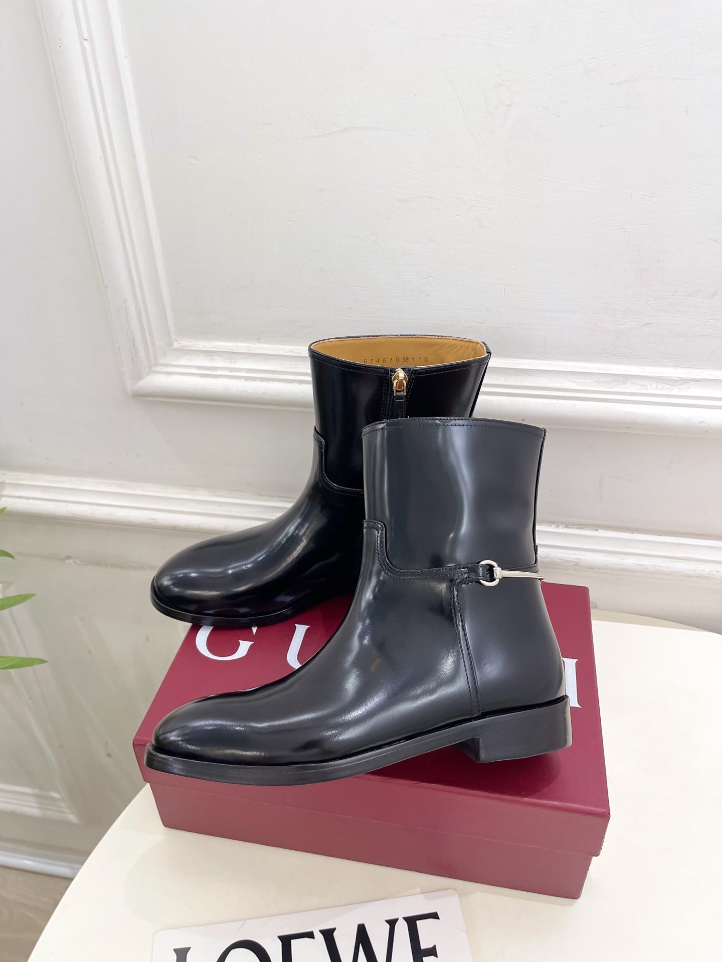 Gucci 25𝐬𝐬 horsebit  ankle boots black patent calfskin 435384