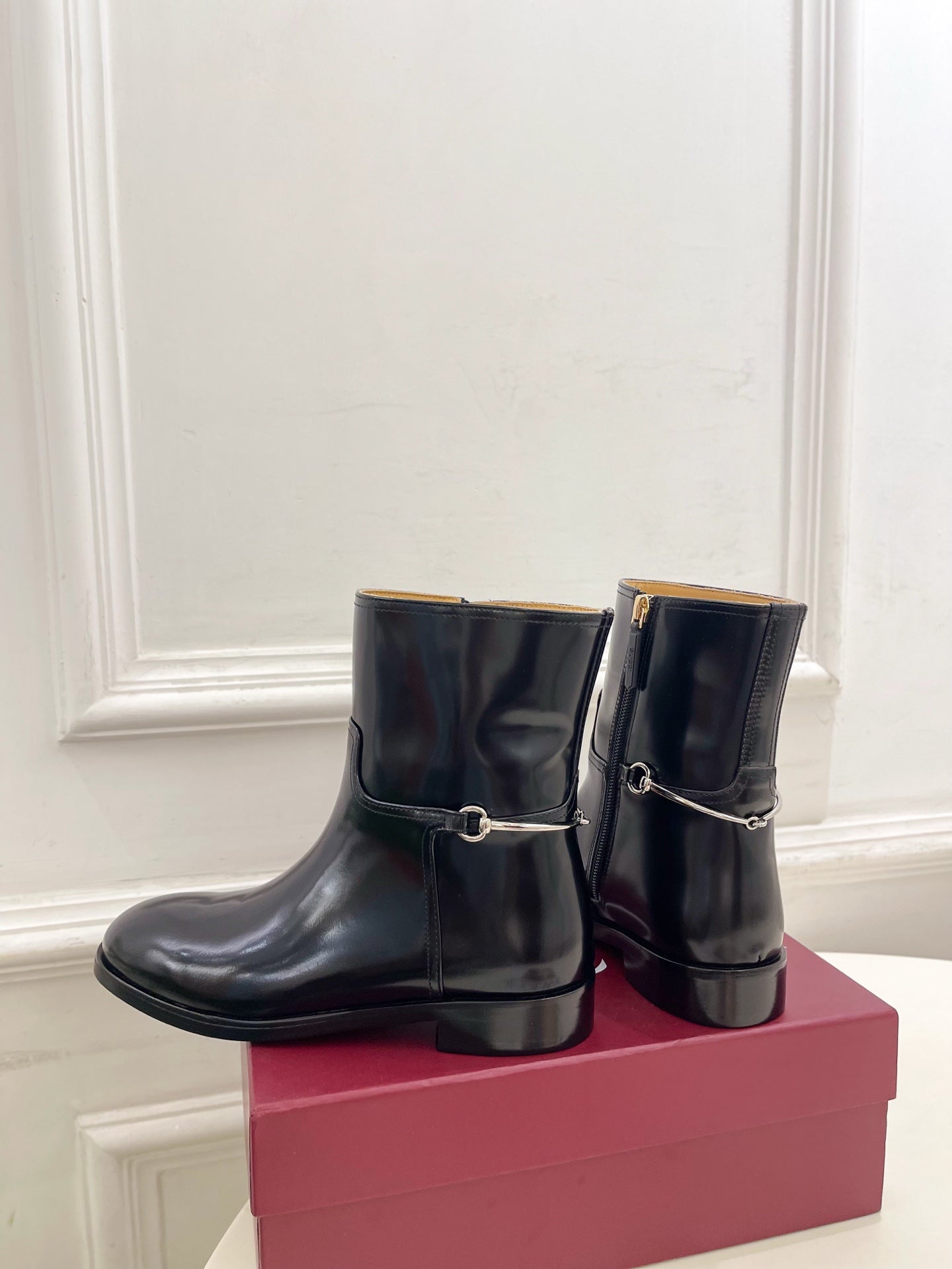 Gucci 25 horsebit  ankle boots black patent calfskin 435384