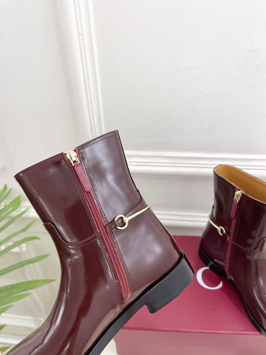 Gucci 25 horsebit  ankle boots burgundy patent calfskin 435385