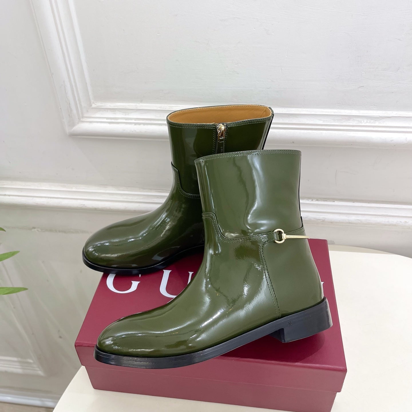 Gucci 25𝐬𝐬 horsebit  ankle boots dark olive green patent calfskin