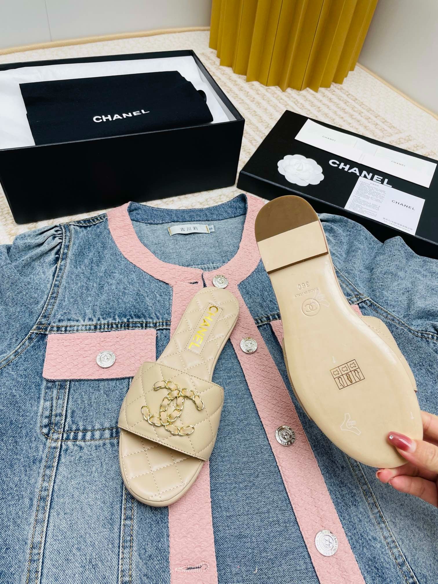 Chanel Beige Quilted Leather CC Logo Slide Sandals