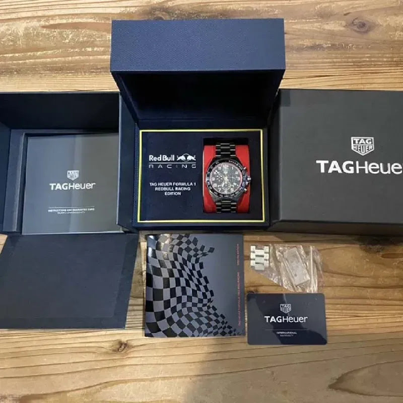 TAG HEUER FORMULA 1 X RED BULL RACING Quartz Chronograph - Diameter 43 mm