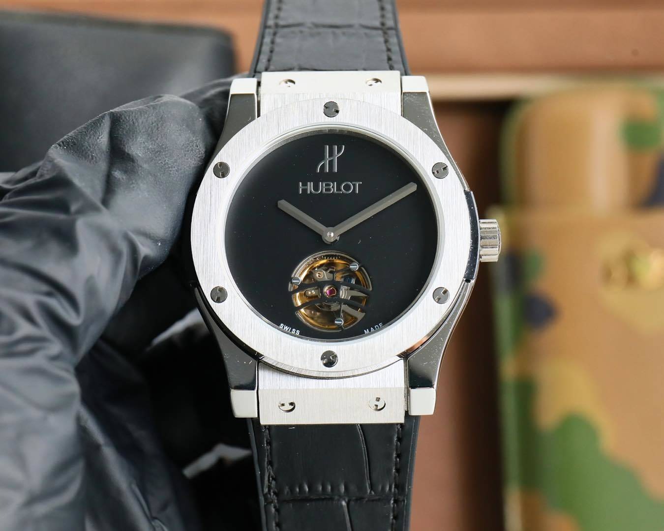 Elegant Hublot Classic Fusion in Titanium