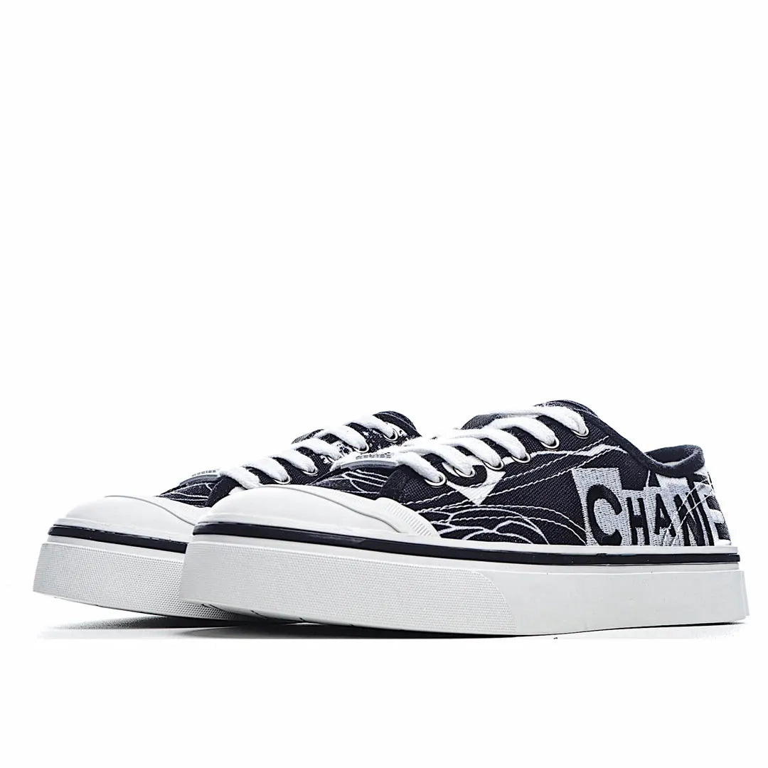 Chanel Canvas Casual Sneakers z