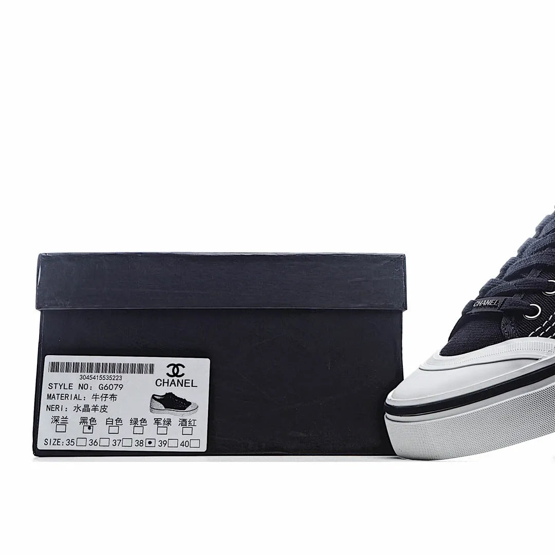 Chanel Canvas Casual Sneakers z
