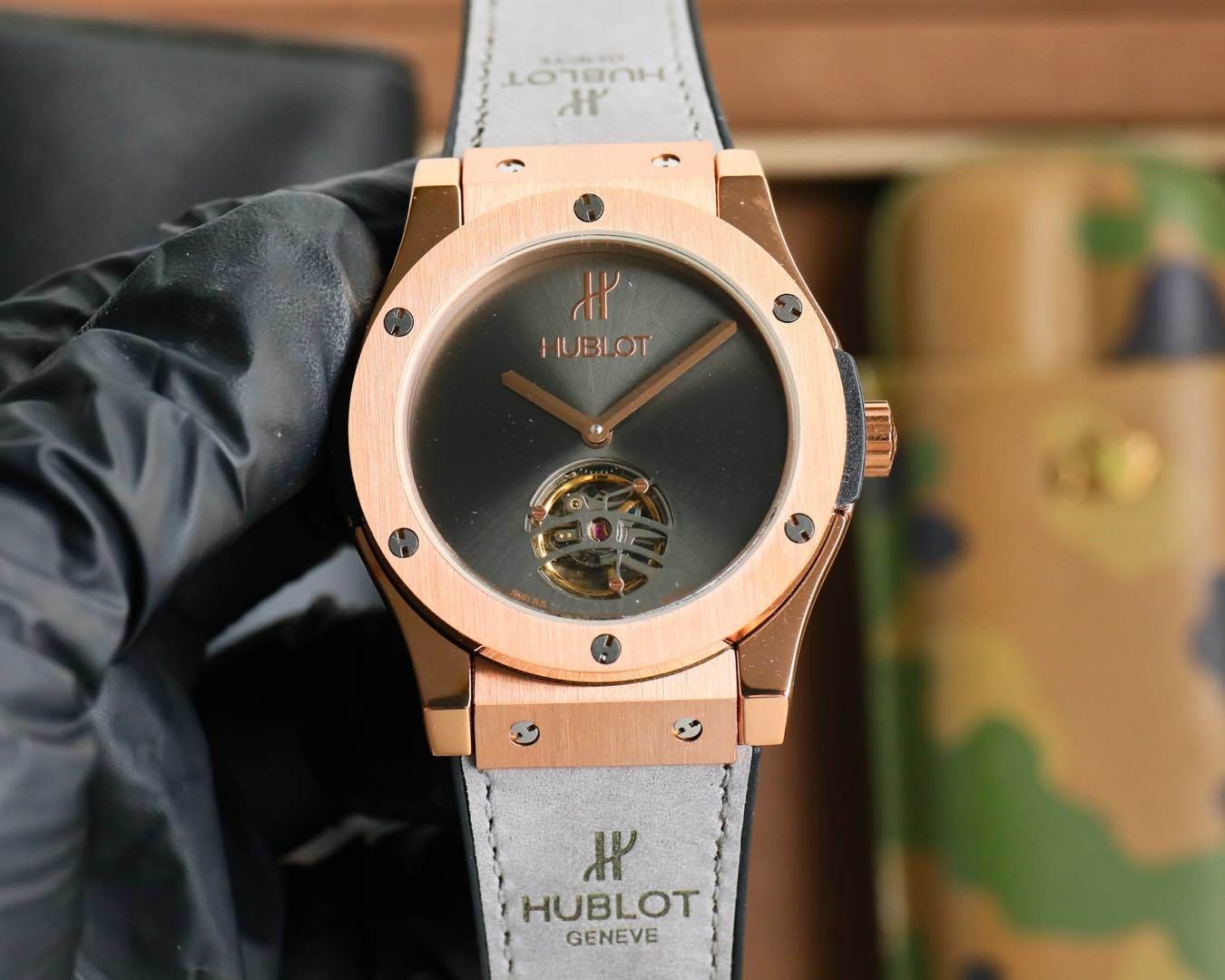 Elegant Hublot Classic Fusion in Titanium