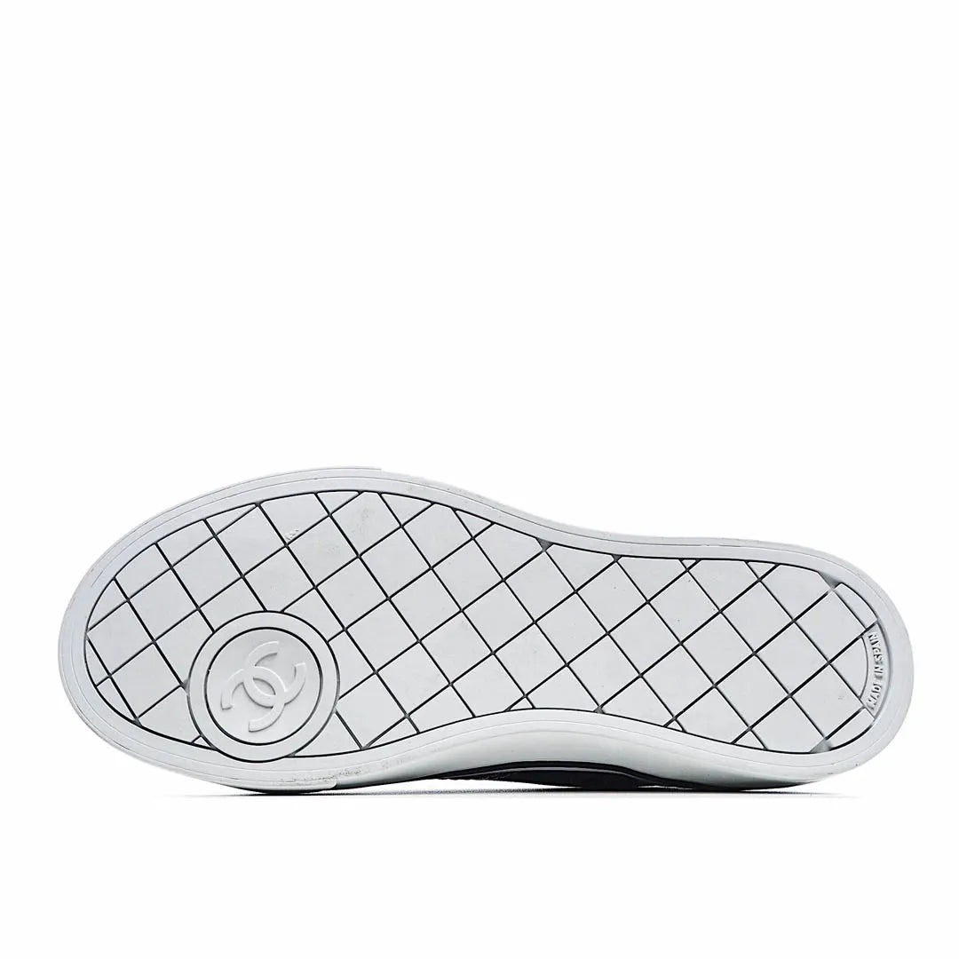 Chanel Canvas Casual Sneakers z