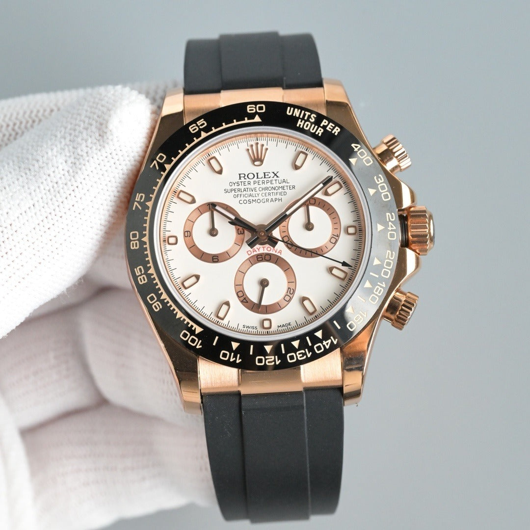 Rolex Oyster Perpetual Cosmograph Daytona in Everose Gold with White Dial