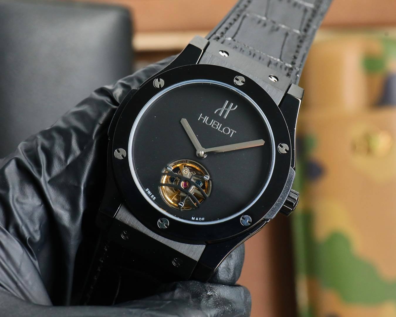 Elegant Hublot Classic Fusion in Titanium