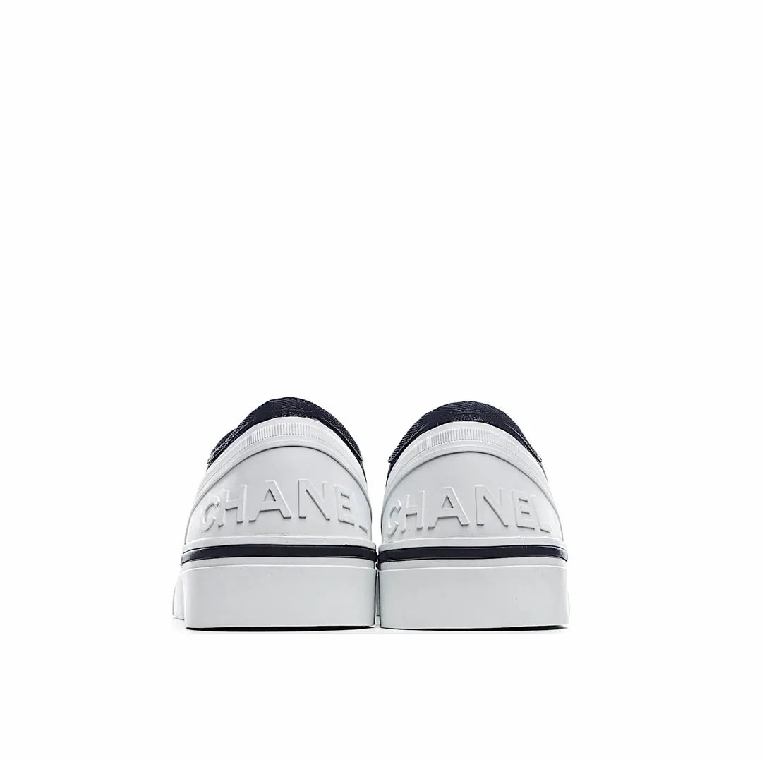 Chanel Canvas Casual Sneakers z