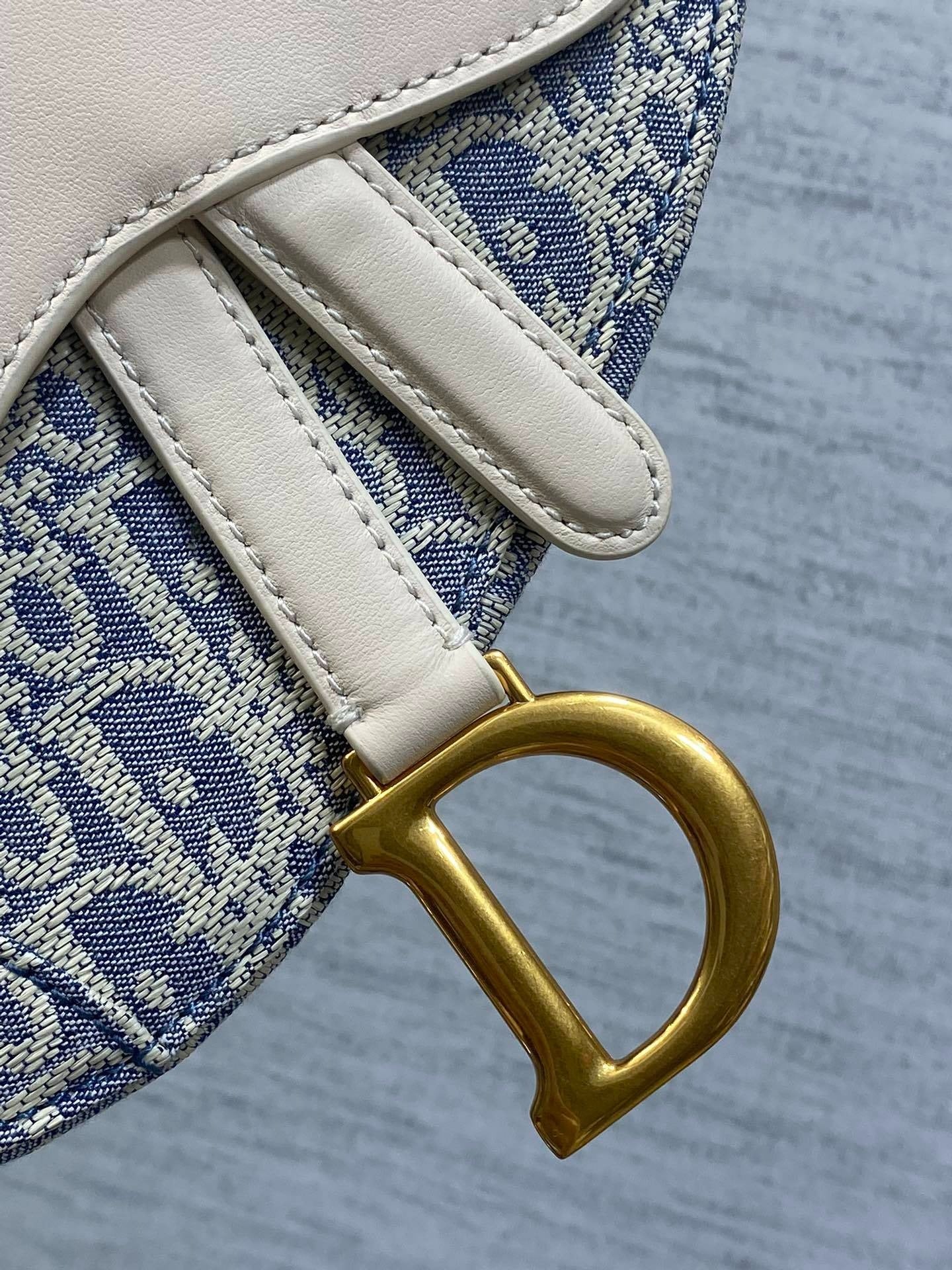 Christian Dior Saddle Bag 19.5cm | Sky Blue Raffia Oblique