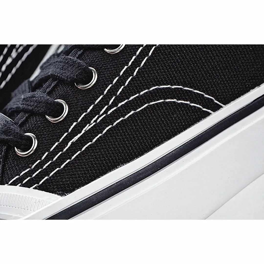 Chanel Canvas Casual Sneakers z