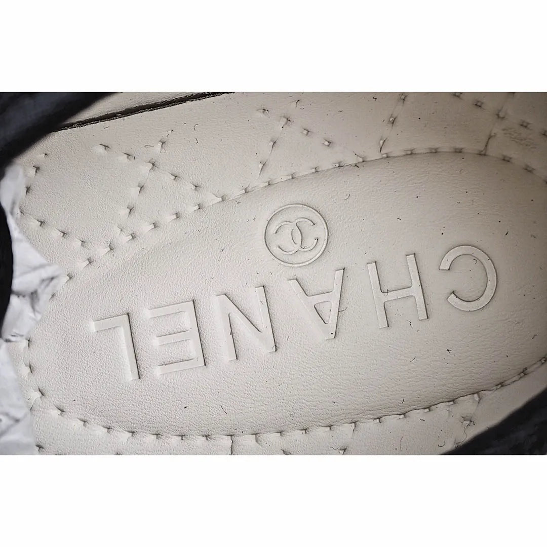 Chanel Canvas Casual Sneakers z