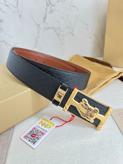 Stylish Black Leather Belt with Metallic Horse Emblem Buckle