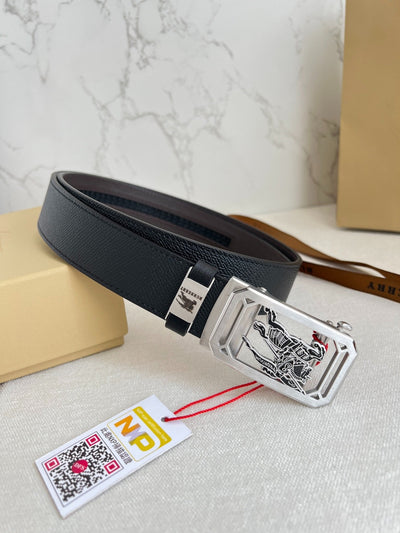 Designer Style Grained Leather Belt with Horse Head Buckle