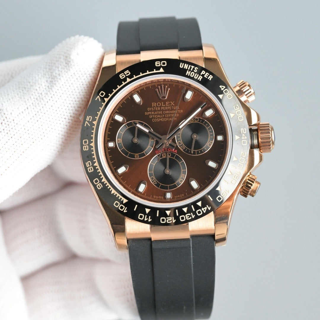 Rolex Oyster Perpetual Cosmograph Daytona in Everose Gold with White Dial