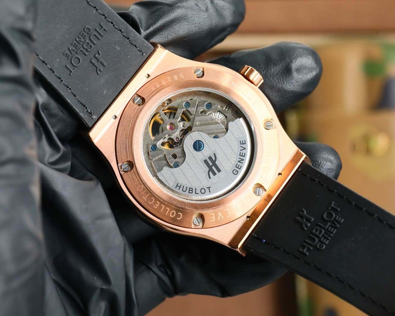 Elegant Hublot Classic Fusion in Titanium